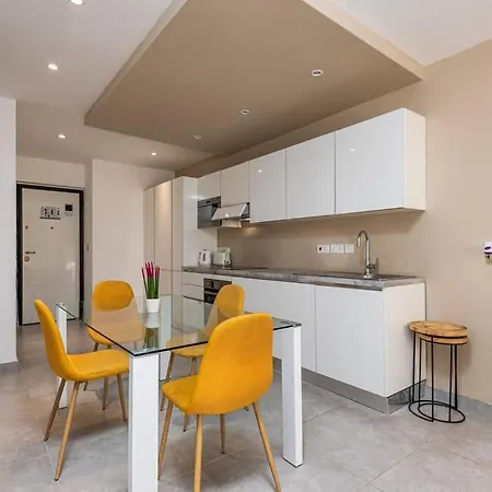 Smart Seaview * Σλιέμα